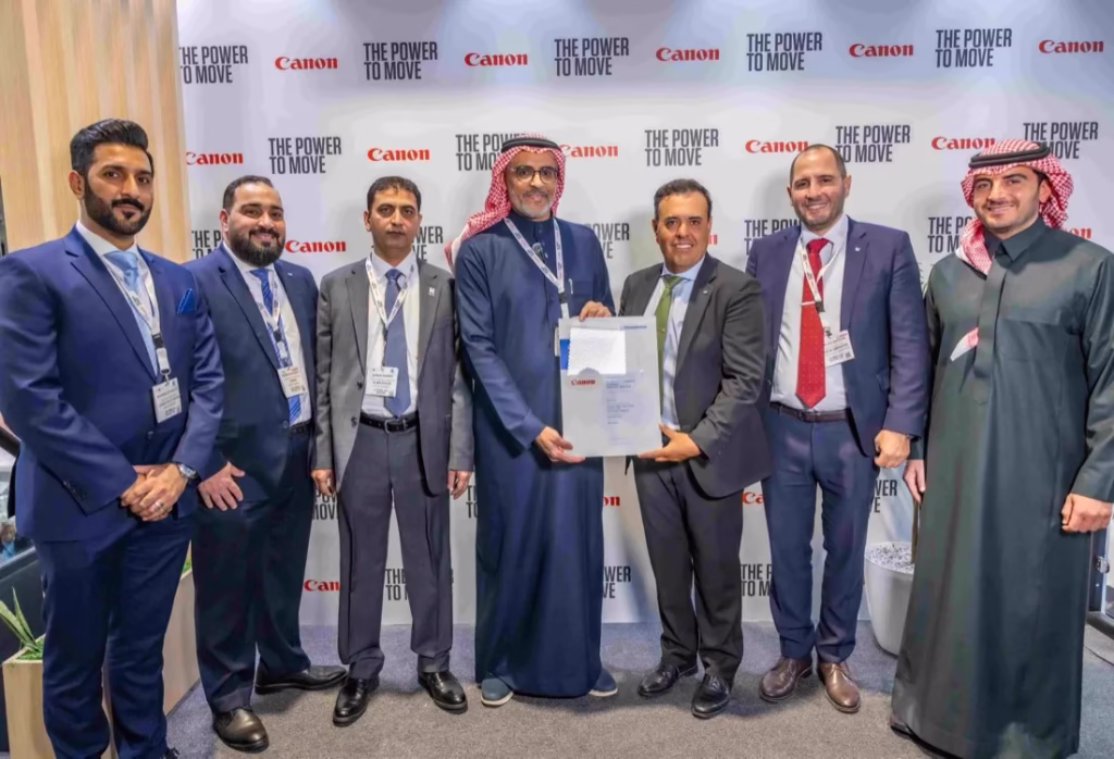 المجدوعي القابضة تتعاون مع كانون لتعويض انبعاثاتها الناتجة عن عمليات الطباعة بشكل كامل المجدوعي القابضة تتعاون مع كانون لتعويض انبعاثاتها الناتجة عن عمليات الطباعة بشكل كامل